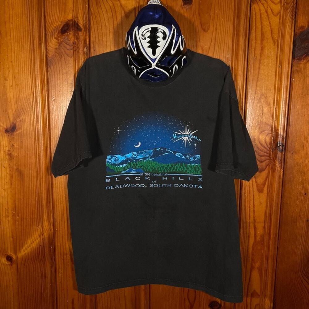 Hanes XL Vintage Black Hills T Shirt Black Graphic